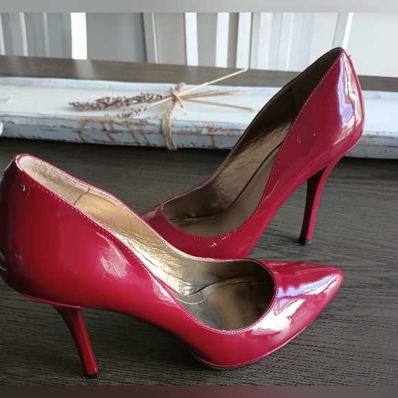 BCBGeneration Red Faux Patent Leather Stiletto Heels   Size 9.5  Pre-owned - Picture 3 of 11